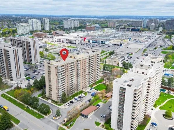 5 Lisa St #1404, Brampton, ON L6T 4T4