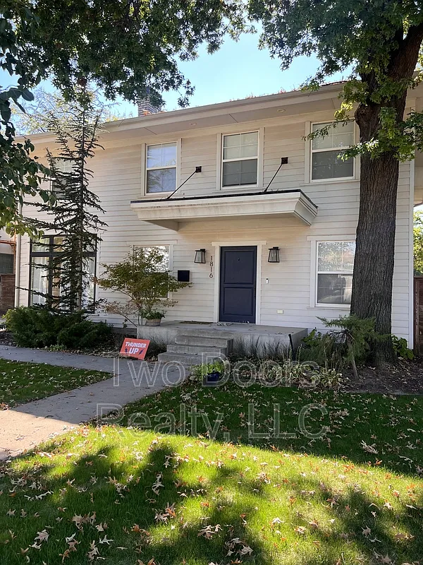 4 bed, 2.5 bath, 2468 sqft, $4,500 — Photo 1