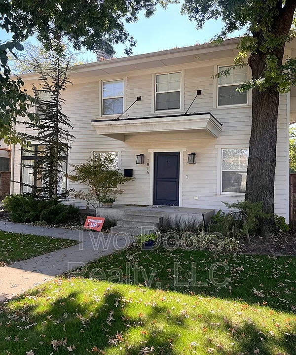 1816 NW 17th St