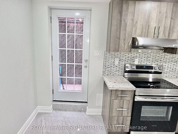 2nd image of 16A Hutton Cres