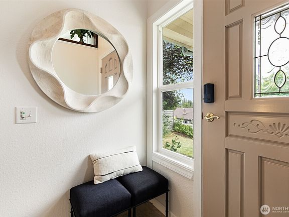 3rd image of 6714 14th Avenue SW