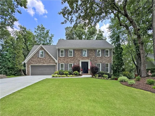 335 S Satinwood Pl, Roswell, GA 30076
