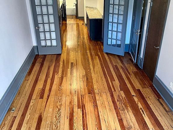 2nd image of 105 Campbell Ave SW #305