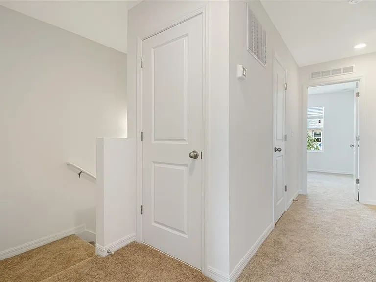1105 Merrill St — Photo 16