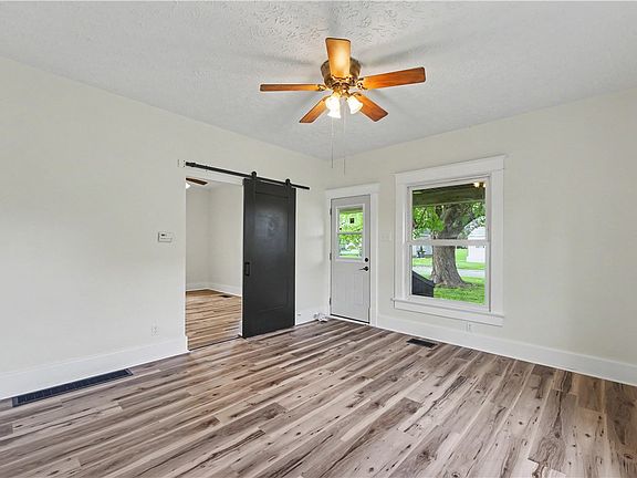 5th image of 1014 Texas Ave