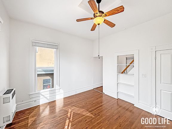 4th image of 849 22nd St APT 5