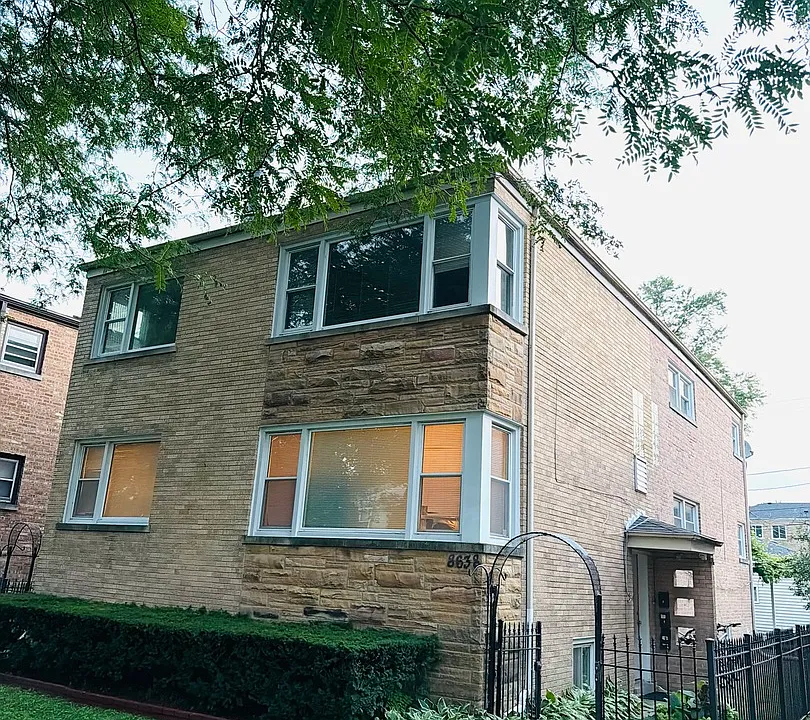 8638 Trumbull Ave #2