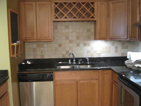 3rd image of 3009 Heritage Dr APT 4