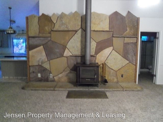 2nd image of 30 N Dennett Ln