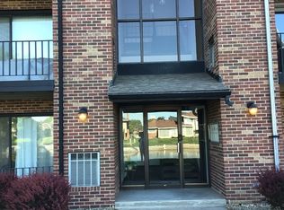 19533 Lake Shore Dr APT 3N, Lynwood, IL 60411
