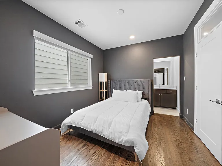 1217 Crockett St — Photo 21