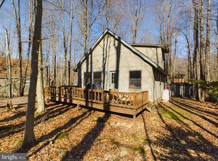 2094 Lehigh Dr, Pocono Lake, PA