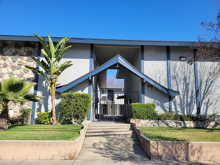 5142 San Bernardino St #1 — Photo 20