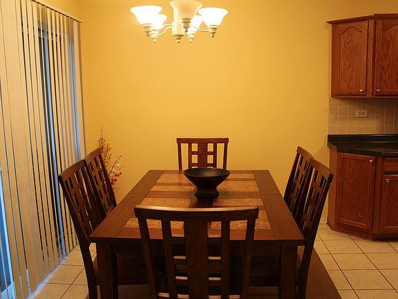 5th image of 2604 N Windsor Dr Unit 210