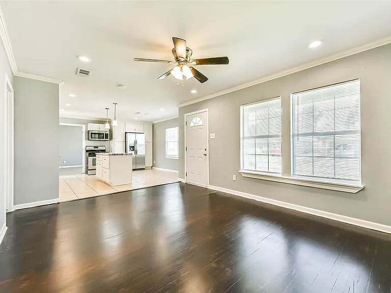 938 Vivian Ave — Photo 8