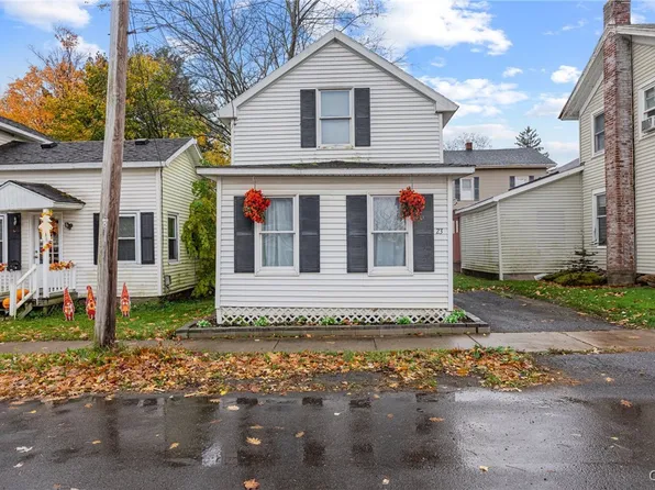 23 Tappan St, Baldwinsville, NY 13027