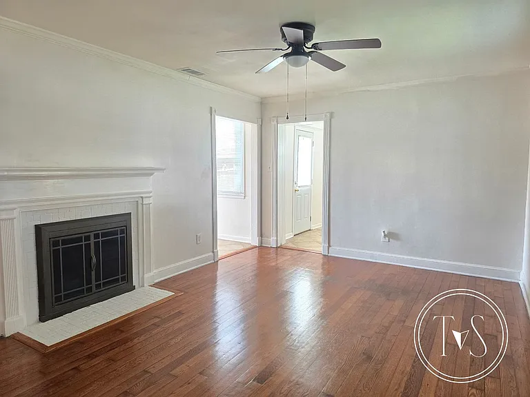 304 Turnberry St — Photo 4