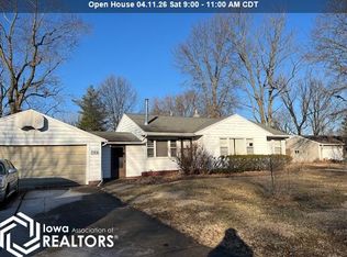 704 S Cromwell St, Fairfield, IA