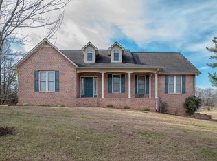 590 Clear Valley Rd, Cookeville, TN 38501
