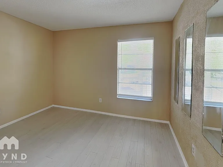 107 Northlake Dr — Photo 12