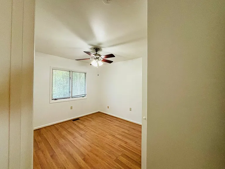 354 Shenandoah Cir — Photo 8