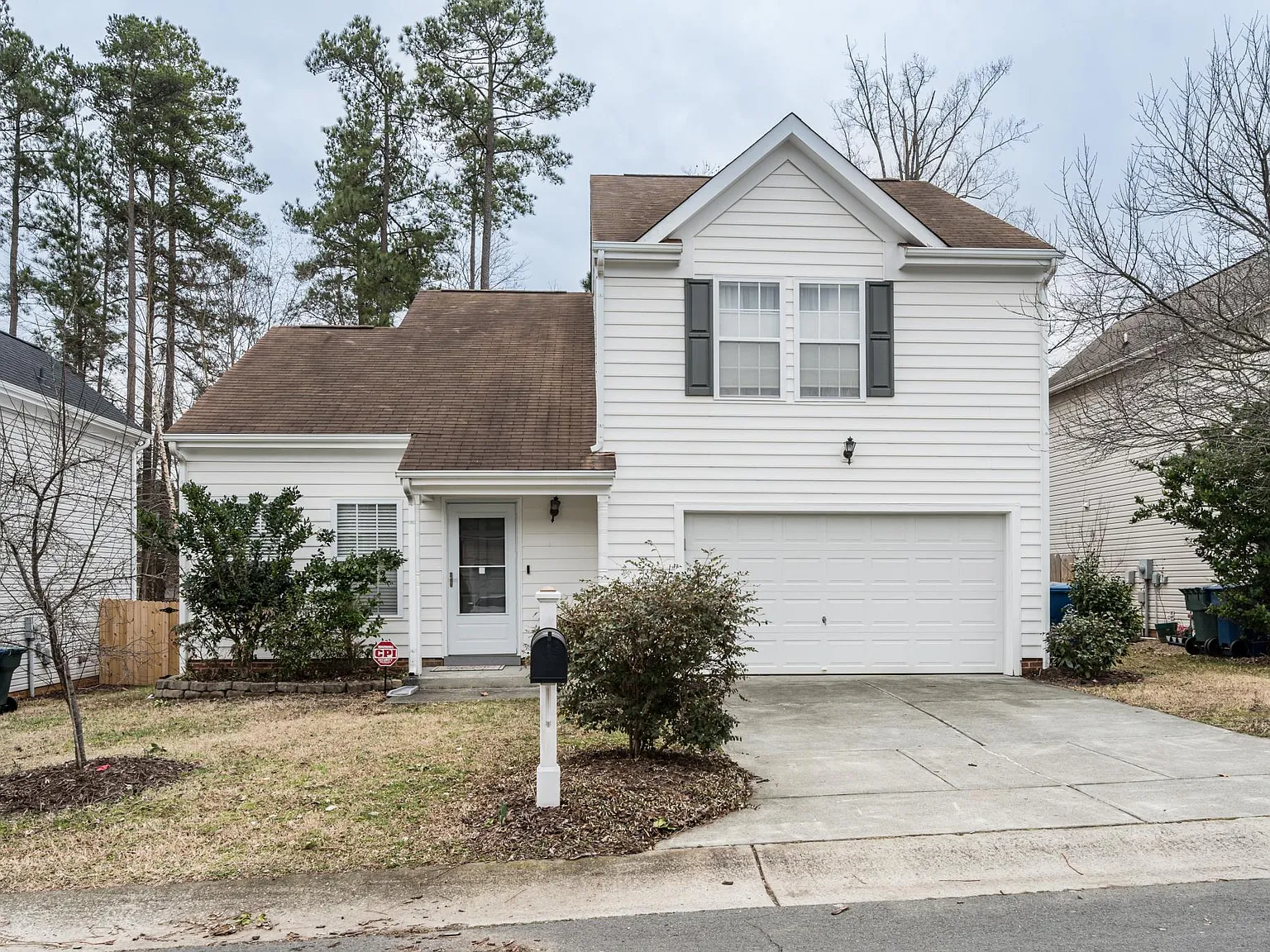 3 bed, 2.5 bath, 1600 sqft, $2,295 — Photo 2