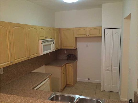 4th image of 17800 NW 73rd Ave APT 105-21