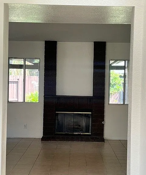 2099 Rosemary Ct — Photo 4