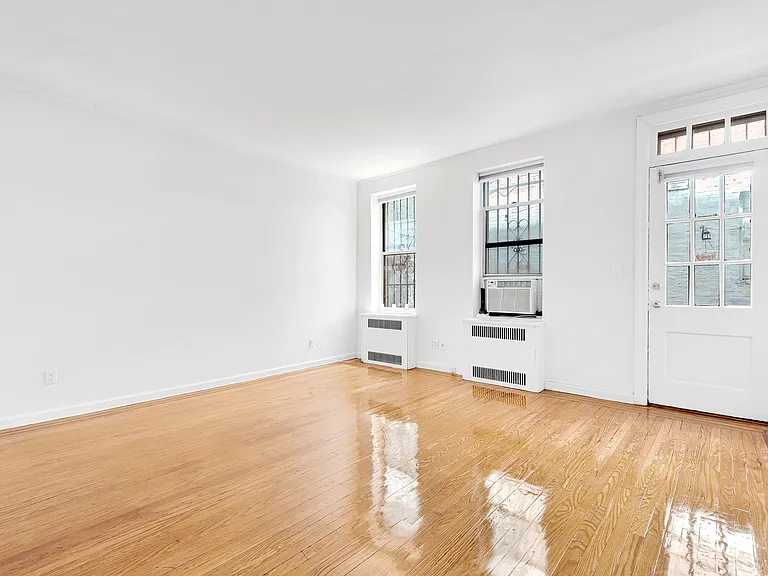 113 E 31st St #1C — Photo 3