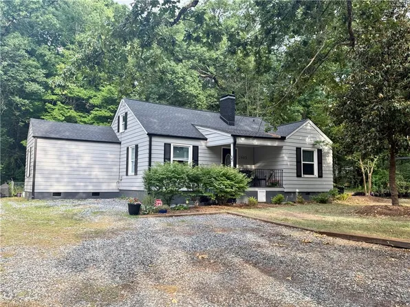 2605 Pinecroft Rd, Greensboro, NC 27407