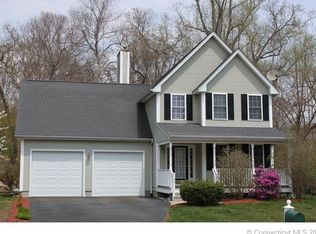 148 Ledgeland Dr, Groton, CT 06355