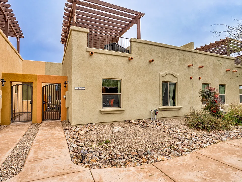 1105 Lombard Way