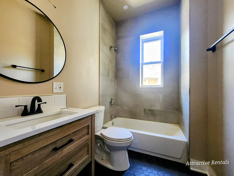 6343 S Elizabeth St #2F — Photo 9