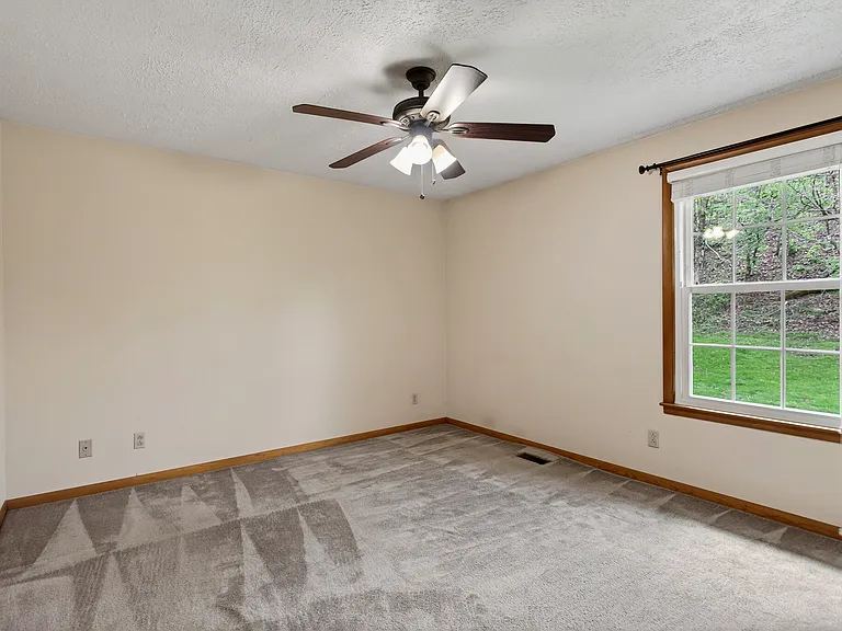 832 New Shackle Island Rd — Photo 15