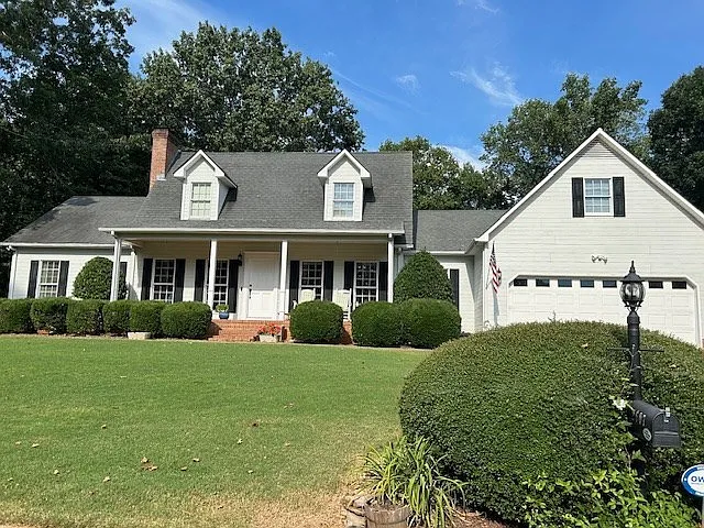 3 bed, 2517 sqft, $2,500 — Photo 2