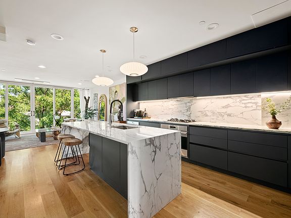 5th image of 99 Douglass St Unit Penthouse