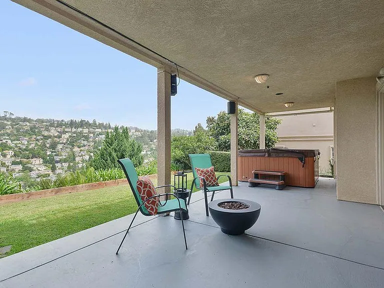 5070 Cochrane Ave — Photo 17