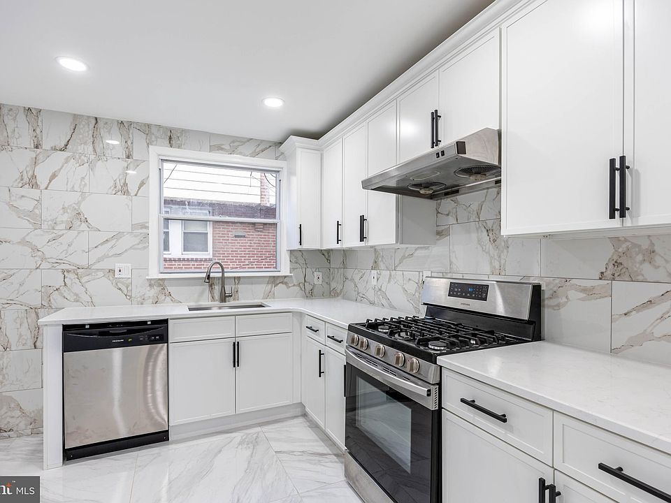 1st image of 613 E Godfrey Ave