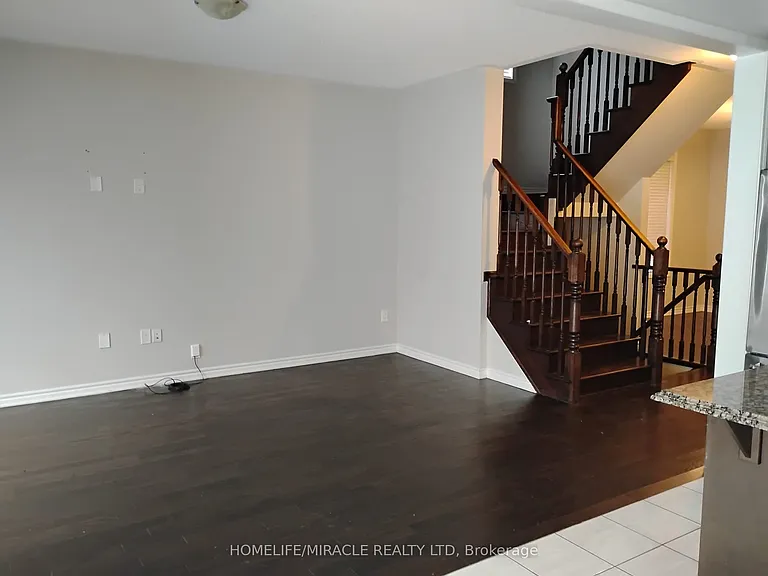 106 Benhurst Cres — Photo 10
