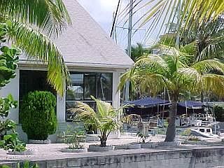 1st image of 215 Buttonwood Ln