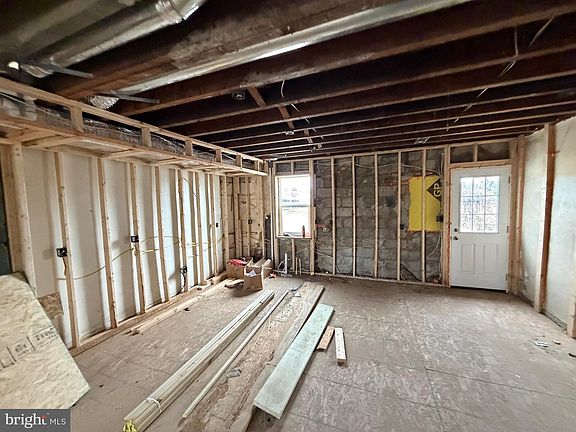 3rd image of 4907 Edgemere Ave