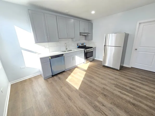 268 W 23rd St #2, Chicago, IL 60616