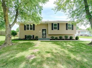 1803 SE Royal St, Oak Grove, MO 64075