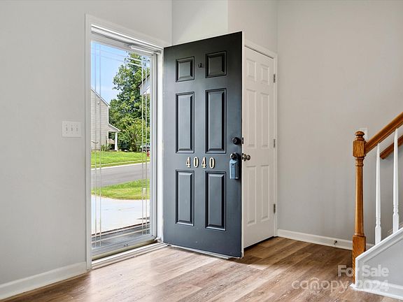 3rd image of 4040 Catawba Creek Dr