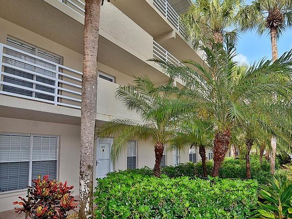 2nd image of 811 Wexford Blvd #811