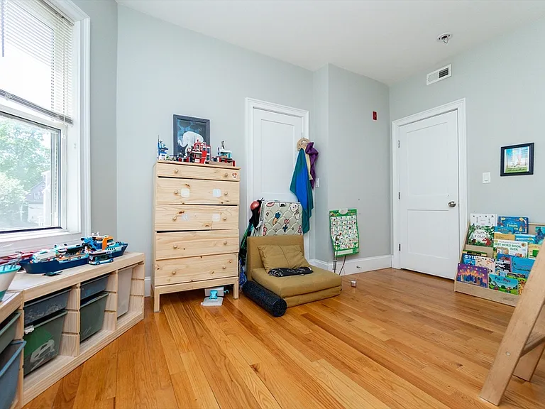 279 Concord Ave #2G — Photo 9