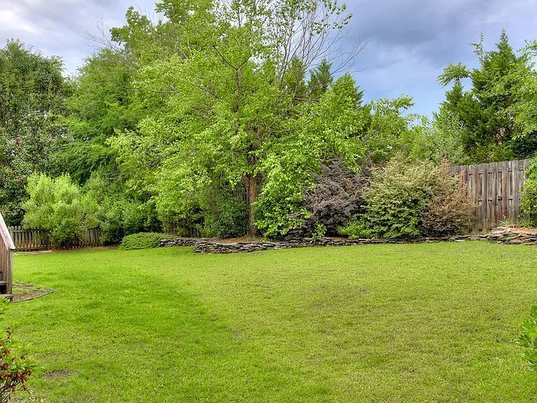 4325 Colony Sq — Photo 35