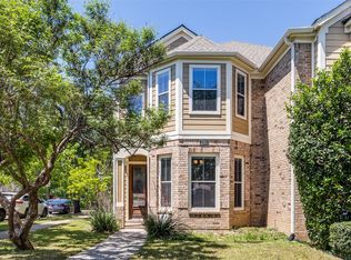1203 N Bishop Ave, Dallas, TX 75208