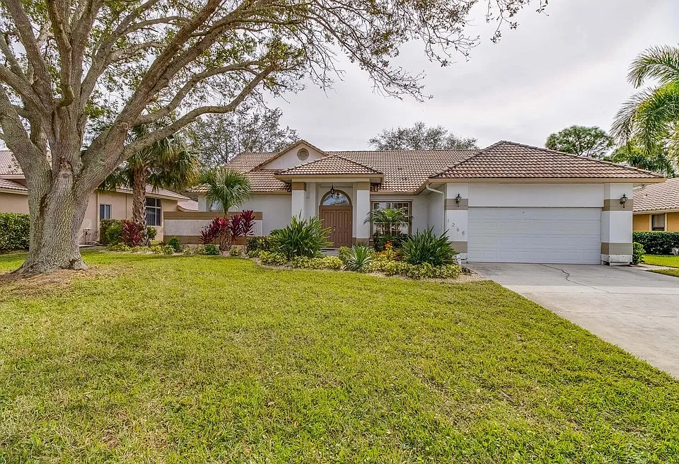 1268 SW Cedar Cv