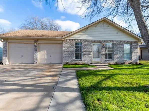 800 Newcastle Dr, Austin, TX 78745